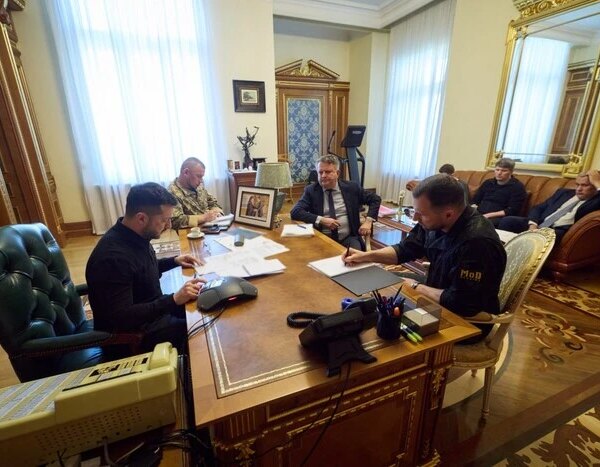 Макрон пообіцяв Україні ракети для протиповітряної оборони