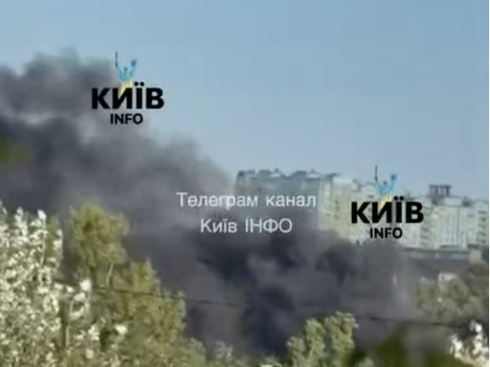 Київ: Уламки дрона влучили в бізнес-центр, є жертви