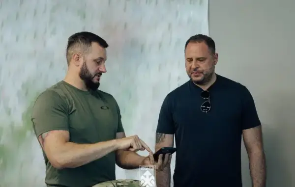 Хартія” долучилася до ініціативи Єрмака: військові звинувачують у “відбілюванні”