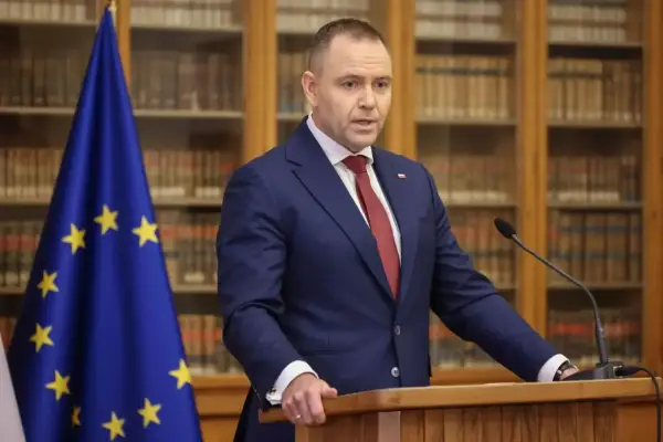 Навроцький не відвідає Київ найближчими місяцями 9