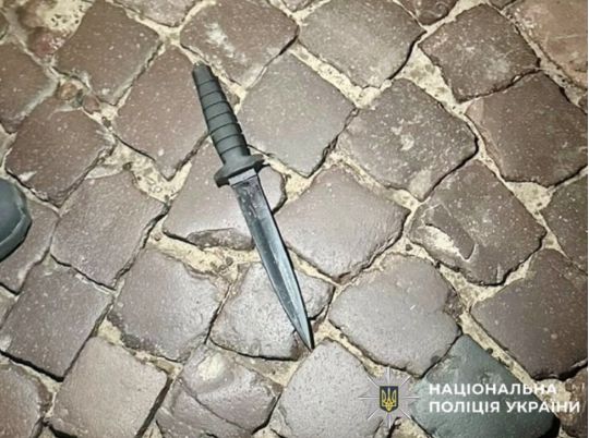 Львів: військовозобов’язаний убив військовослужбовця під час перевірки документів