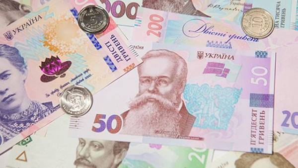Інфляція прискорилася до 7,7% за рік