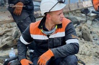 Кривий Ріг: рятувальники завершили пошук під завалами ТЦ 15