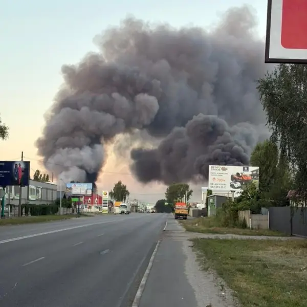 Росіяни знищили сортувальне депо "Нової пошти" на Київщині 6