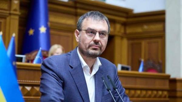 Фінкомітет Ради вимагає відставки голови НБУ Пишного