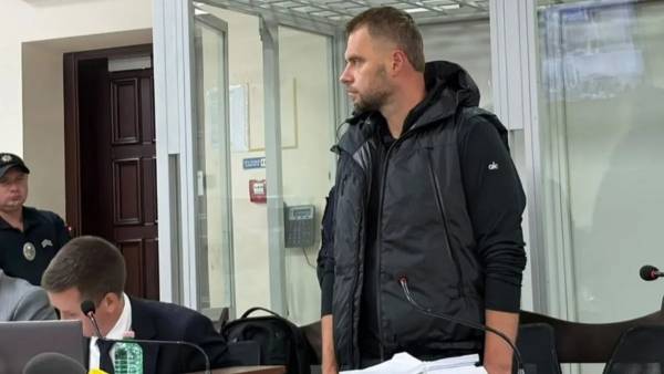 Сергій Кропива одягнув лонг від аlo