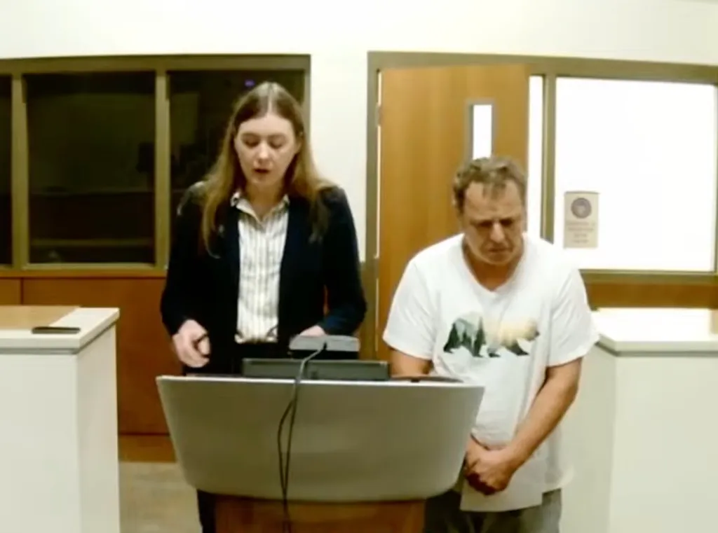 П'ятирічний хлопчик загинув у спекотній автівці: батько звинувачує 15-річного сина 11