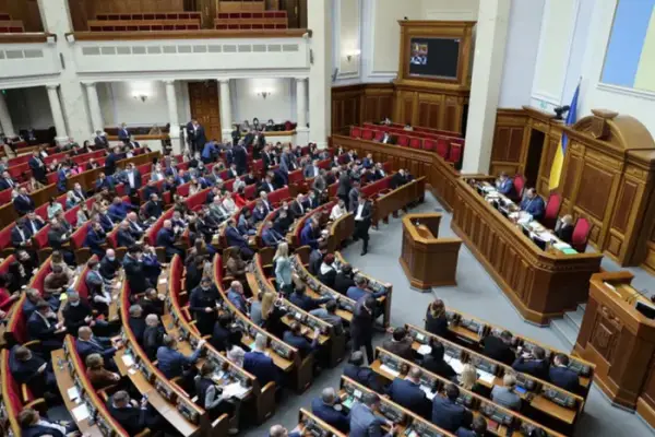 Двоє депутатів на межі втрати мандатів: деталі справи