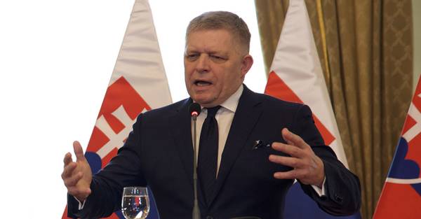 Фіцо скасував візит на саміт до України через невідомі причини
