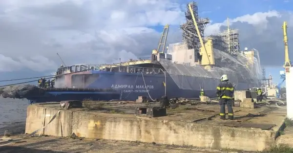 На криголамі "Адмірал Макаров" у Санкт-Петербурзі сталася пожежа 4
