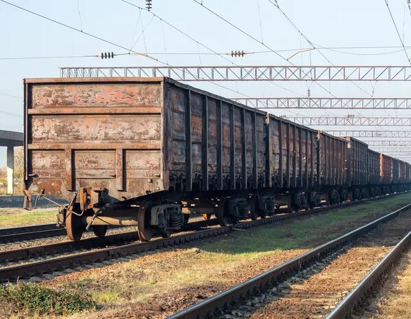 ЧАС НОВИН в Україні 33 «Укрметалургпром» закликає «Укрзалізницю» шукати інші шляхи замість підвищення тарифів