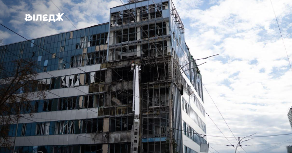 Російський удар по київському офісному центру: загиблі та поранені