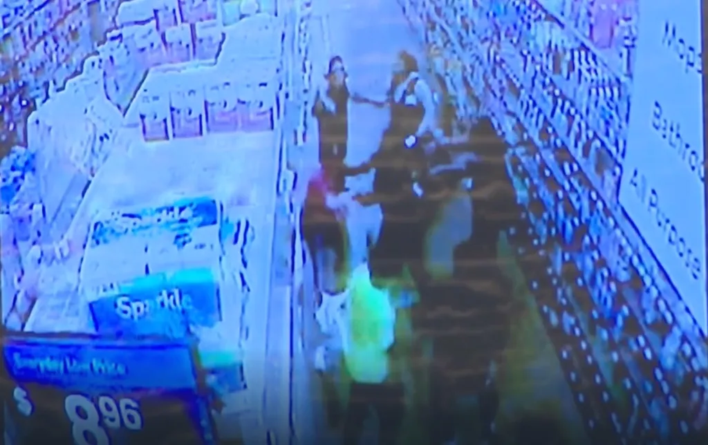 77-річного покупця Walmart забили до смерті через суперечку з підлітком-працівником 10