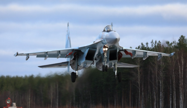 Два Су-35С розбились в небі над Курщиною