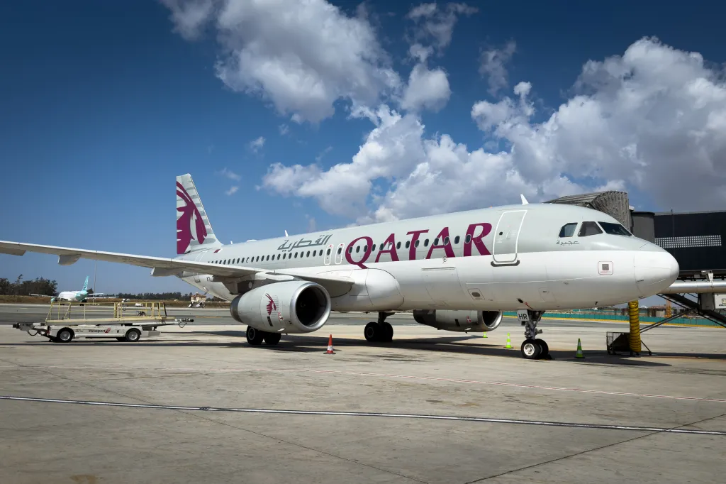 Пасажири рейсу Qatar Airways з Мельбурна вдалися до самосуду: двоє чоловіків затримані після бійки 4