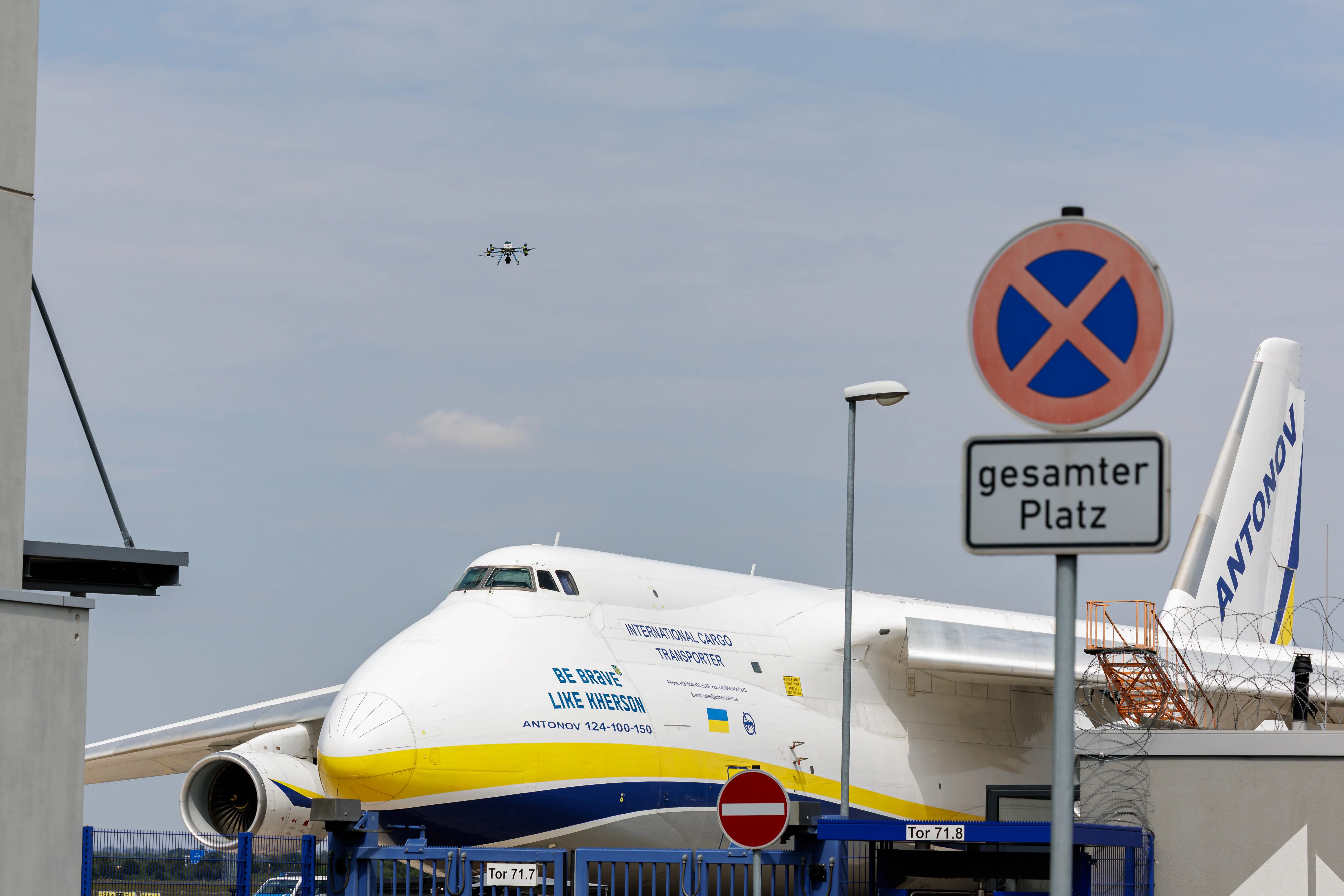 Німеччина звинувачує Росію в спробі атакувати український літак дроном 5