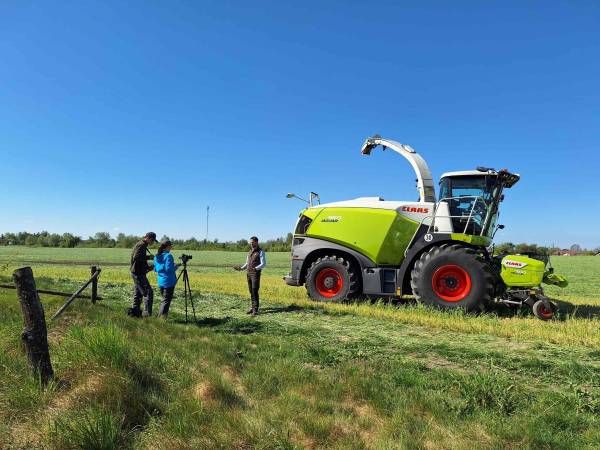 На Львівщині презентували інноваційну техніку для заготівлі кормів 12 На Львівщині презентували інноваційну техніку для заготівлі кормів 12