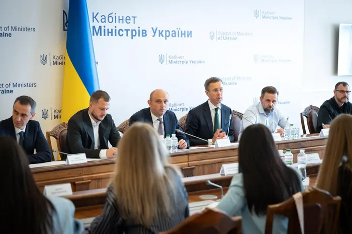 Глава уряду анонсував пільгове кредитування для бізнесу, який постраждав від атак РФ