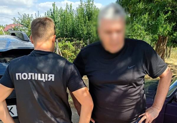 Афера з «водійськими правами»: у Харкові викрили ділків, які продавали посвідчення (фото) 6 Афера з «водійськими правами»: у Харкові викрили ділків, які продавали посвідчення (фото) 6