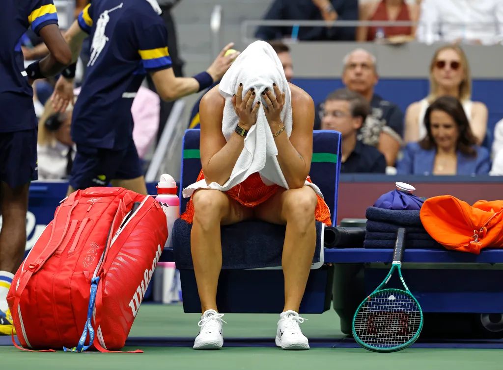 Арина Соболенко знищила ракетку на US Open у скандальному вибуху емоцій 8