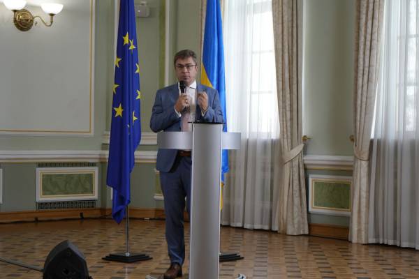 Цифрова база жертв польсько-українського конфлікту: оцінка Адамського