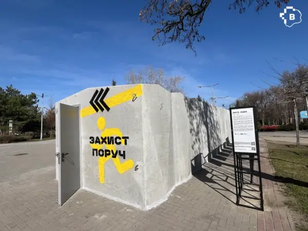 Київ розгортає 50 мобільних укриттів на зупинках громадського транспорту 4 Київ розгортає 50 мобільних укриттів на зупинках громадського транспорту 4