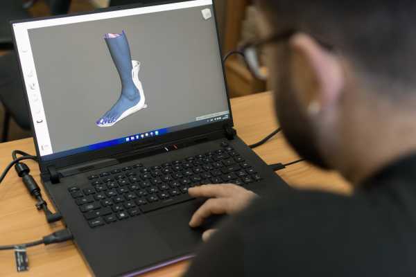 Українське 3D-протезування ветеранів змагається за перемогу в премії Reuters