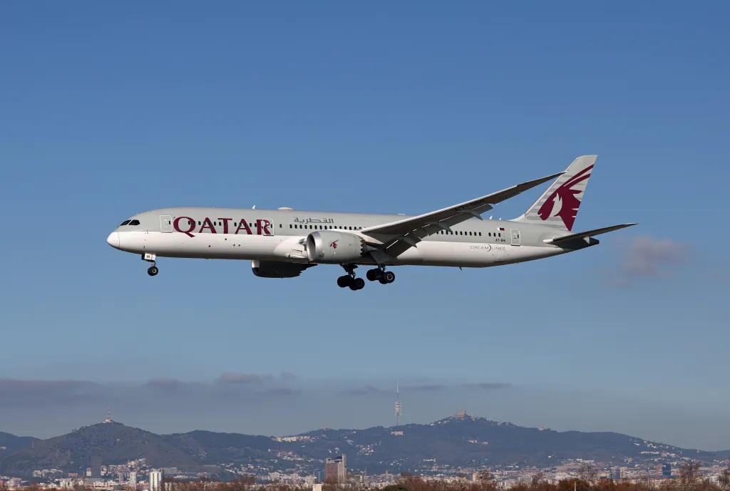 Пасажири рейсу Qatar Airways з Мельбурна вдалися до самосуду: двоє чоловіків затримані після бійки 3