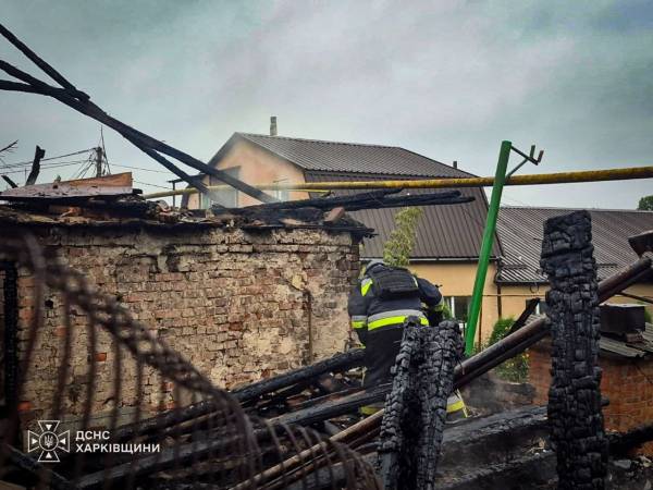 Богодухів: пожежа спалахнула після атаки дрона 5
