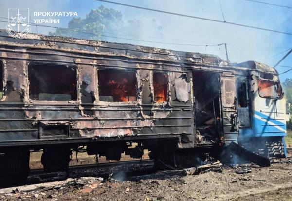 Удар по потягу на Харківщині: загинув чоловік, вісім людей травмовані