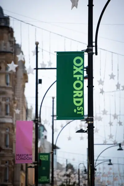 Оксфорд-стріт у Лондоні стала пішохідною на майже кілометр 6 Оксфорд-стріт у Лондоні стала пішохідною на майже кілометр 6
